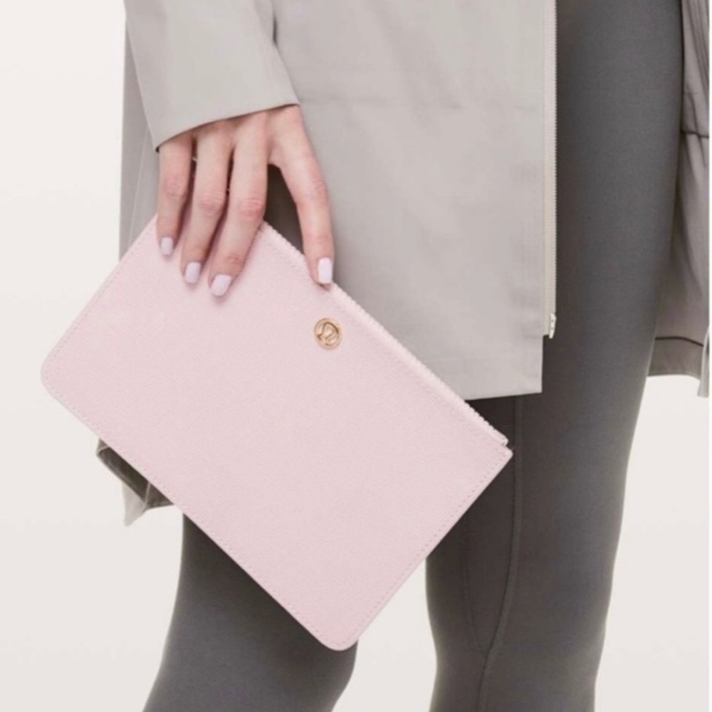 Lululemon Pink Clutch Wristlet Gold Logo Minimalist Goody Bag New with tags
